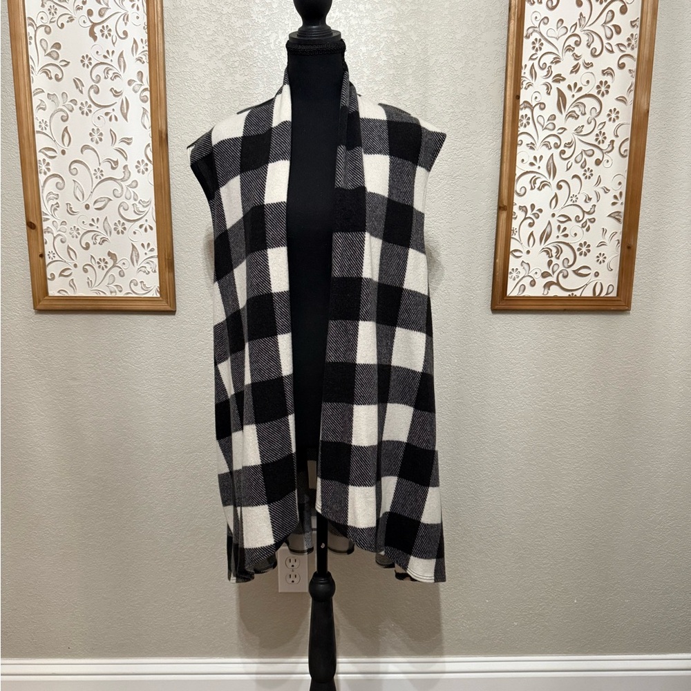 Black and White Checkered Women’s Vest